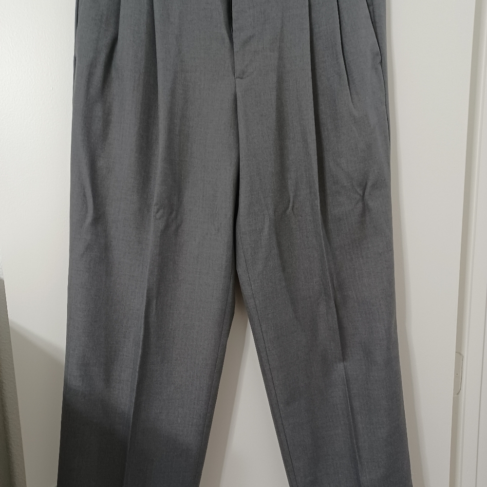 Dockers 32x30 relaxed fit Cooper dress pants